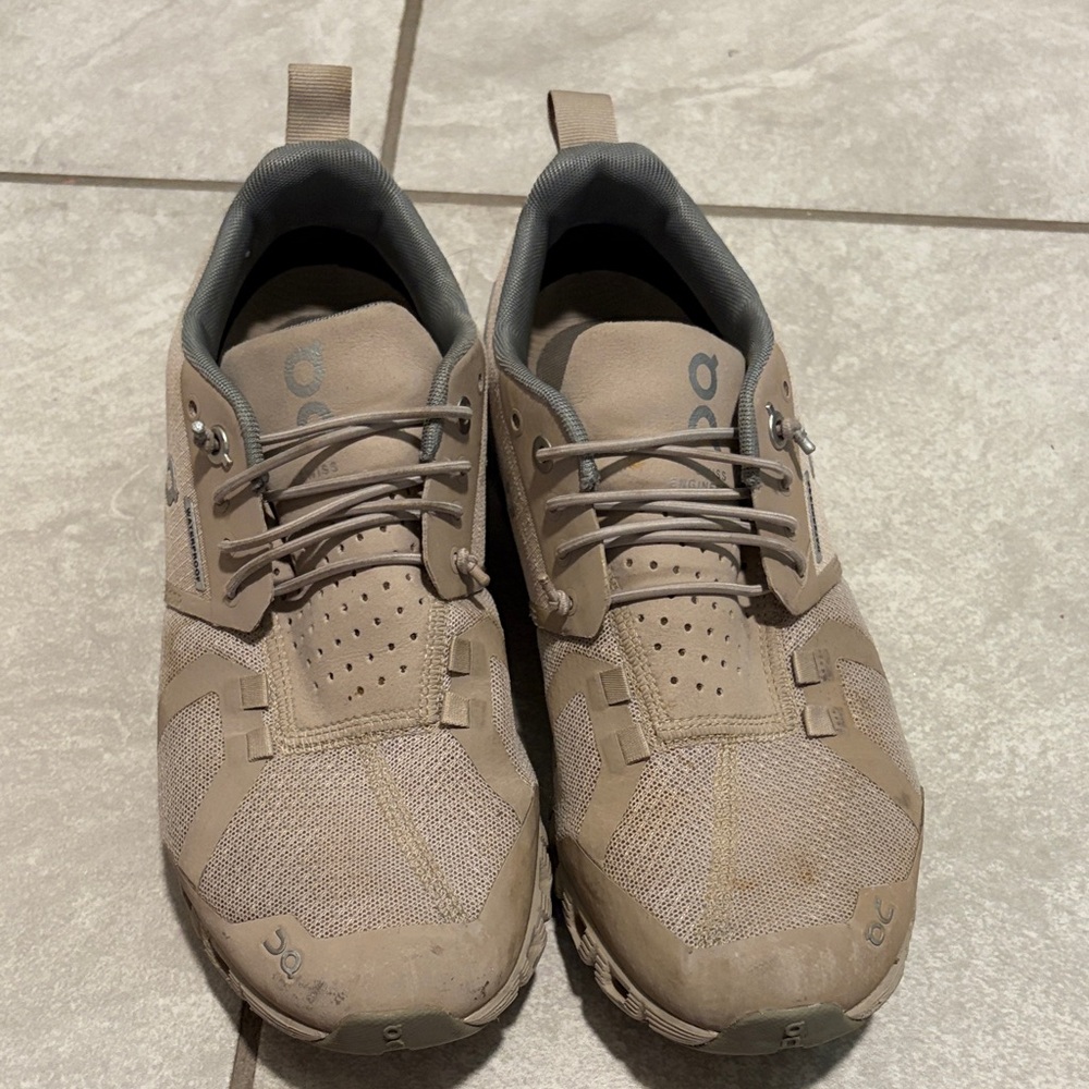 On Running women Beige Sneakers